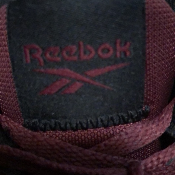 Reebok Sprint Sneakers - size 8 - Picture 3 of 5